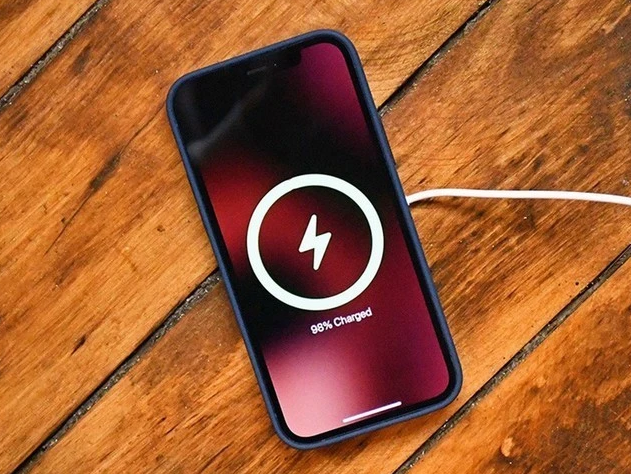 耿马苹果手机维修分享iPhone 12可以随便充电吗 